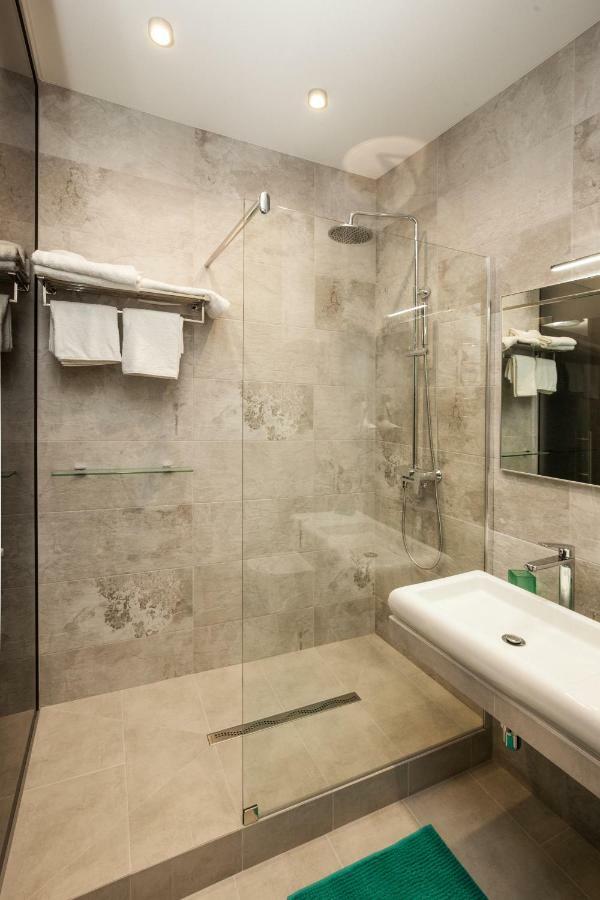 Odss Suites Odessa Esterno foto